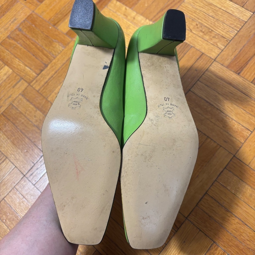 Vintage green leather and floral heels 80s *accepting offers - Picture 9 of 9